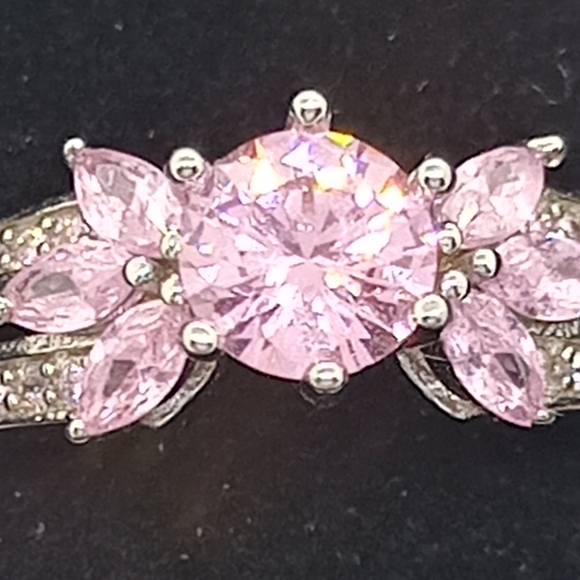 Pink Sapphire Ring set in 925 Sterling Silver - Picture 6 of 7